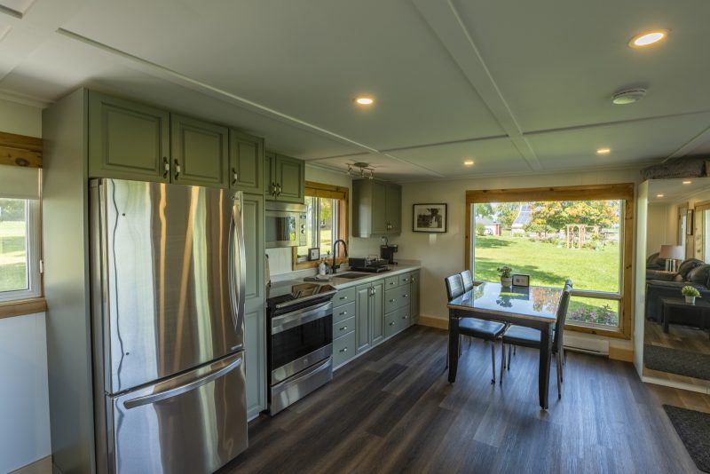 Country Cabin Kitchen/Dining Area