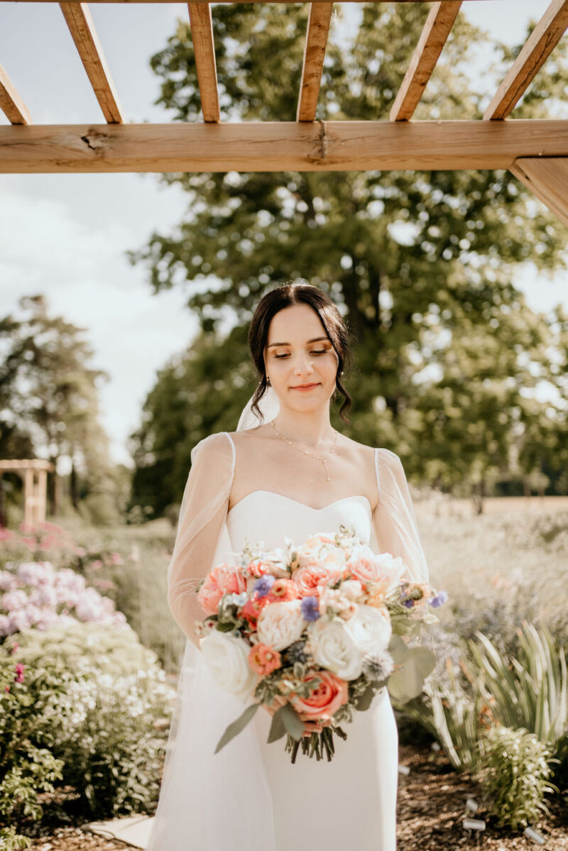 Bride, event planning, weddings, wedding venue, barn wedding